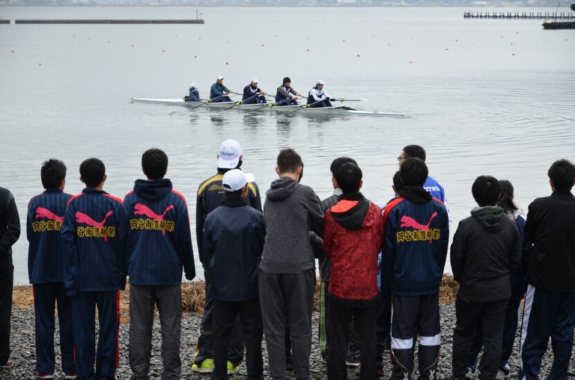 あこがれの選手と一緒に　諏訪湖で『ＮＴＴ東日本ボート教室』開催