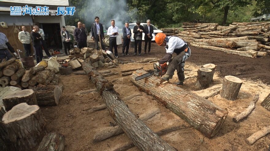 鰹節でつながる長野と静岡②　鰹節作りに欠かせない信州の薪(まき)　森の恵みいつまでも…鰹節組合が視察　県に寄付も